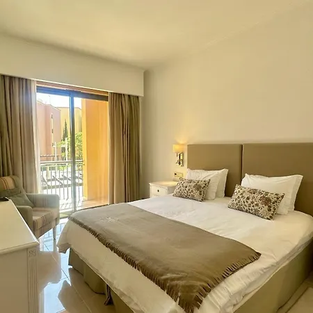 Residences - Pools - Gym - 6 Pax Apartment *