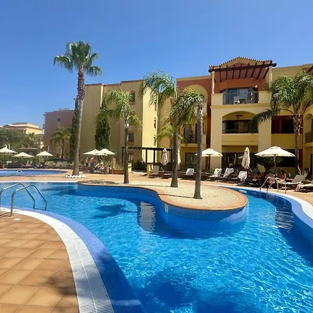 Residences - Pools - Gym - 6 Pax
