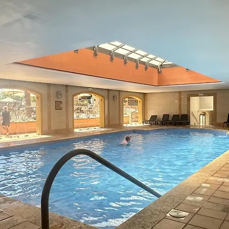 Residences - Pools - Gym - 6 Pax *