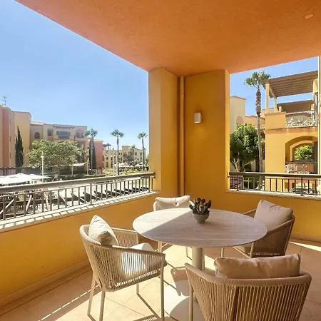 Residences - Pools - Gym - 6 Pax Apartment *