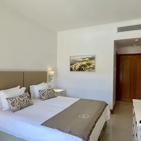 Residences - Pools - Gym - 6 Pax